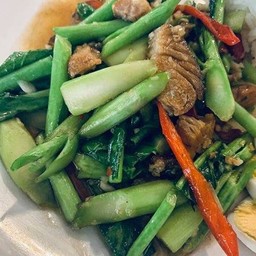 คะน้าปลาเค็ม