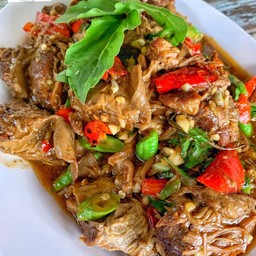 กระเพราหมูตุ๋น