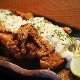 ไก่ทอดราดซอส