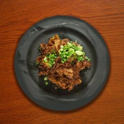 หมูสไลด์ผัดซอสโชยุ