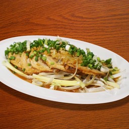 หมูชาชูผัดซอส