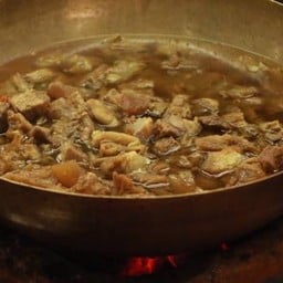 ก๋วยเตี๋ยวเนื้อตุ๋นหม้อทะลุ