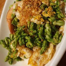 ดอกขจรผัดไข่