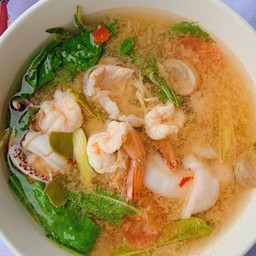 ต้มยำรวมมิตร น้ำใส