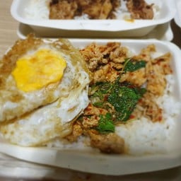 Khun Dao's Made-to-Order Food