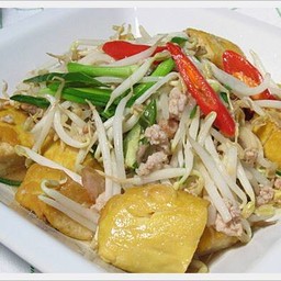 ผัดถั่วงอกเต้าหู้หมูสับ