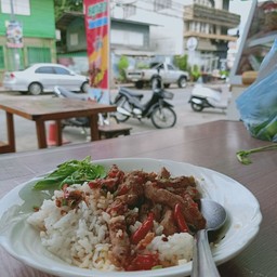 ข้าวหมูคั่วพริก เด็ดจิงต้องบอกต่อ มาลองค่ะ