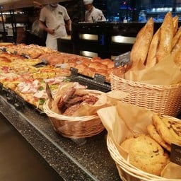Starbuck Reserve Roastery Shanghai