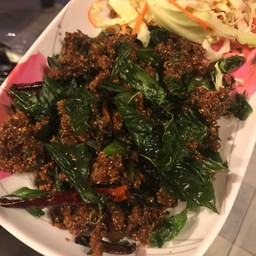 ลาบหมูทอด