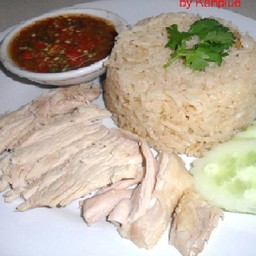 ข้าวมันไก่ (กล่องฟูดเกรด เข้าไมโครเวฟได้) เนื้อน่อง เนื้อสะโพก