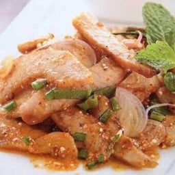 น้ำตกคอหมูย่าง