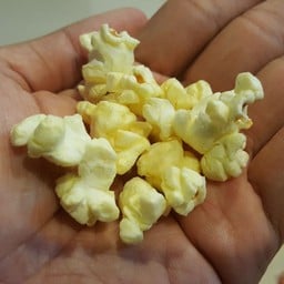ข้าวโพดคั่วอบเนย รสหวาน : พอทานเพลินๆ พอใช้ได้จ๊ะ