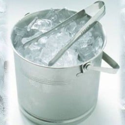 น้ำแข็ง L