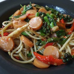 สปาเก็ตตี้ผัดขี้เมาไส้กรอก