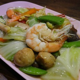 ผัดผักรวมกุ้ง