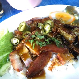 ข้าวหมูแดง ราคาถูก 35 บ ให้เยอะไม่หวงของ