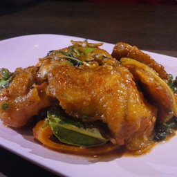 ผัดเผ็ดปลาช่อนทอด
