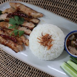 ข้าวคอหมูย่างจิ้มแจ่ว