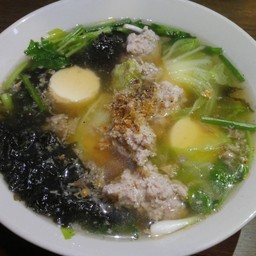 แกงจืดเต้าหู้หมูสับสาหร่าย