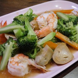 บร็อกโคลี่ผัดกุ้ง