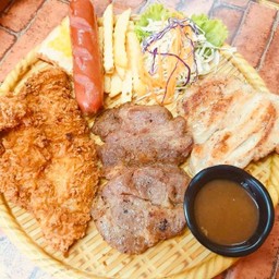 Set8 สเต็กสันคอ+สเต็กปลาดอนรี่ทอดกรอบ+สเต็กไก่+ไส้กรอก