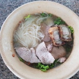 เส้นเล็กเครื่องในหมู