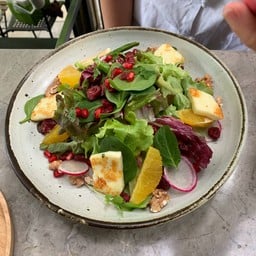 Grilled Halloumi Salad