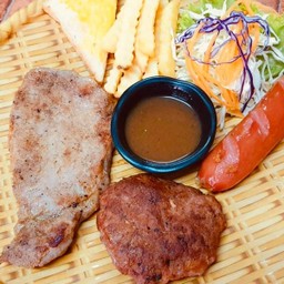 สเต็กหมูบด+สเต็กหมู+ไส้กรอก