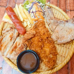 Set4 สเต็กไก่+สเต็กปลาทอดกรอบ+สเต็กพอร์คชอบ+ไส้กรอก