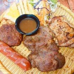 Set7 สเต็กหมูบด+สเต็กไก่ สไปรซี่+สเต็กสันคอ+ไส้กรอก