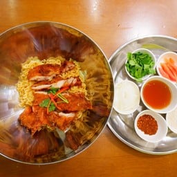 มาม่ายำไก่แซ่บ