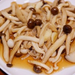 ผัดเห็ดสามอย่าง