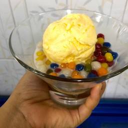 Sweet Balls with Ice-Cream