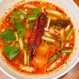 ต้มแซ่บกระดูกอ่อนใบกระเพรา