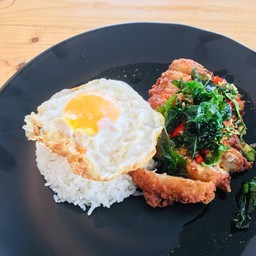 ข้าวราด ผัดกระเพรา