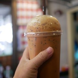 เนสกาแฟผสมชาชัก (กลาง)