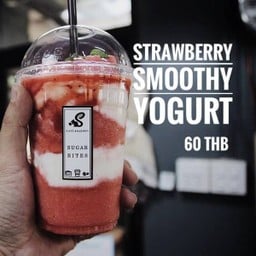 สตรอเบอร์รี่สมูทตี้โยเกิร์ต