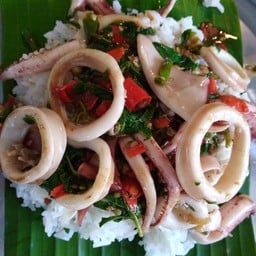 กะเพราปลาหมึก