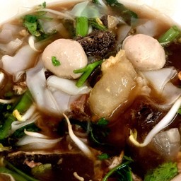 ก๋วยเตี๋ยวเนื้อตุ๋น รัชดา 36