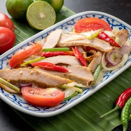 ยำคอหมูย่าง