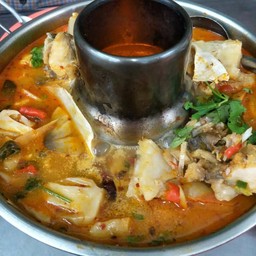 ต้มยำหัวปลาเก๋า หม้อไฟ (น้ำข้น)