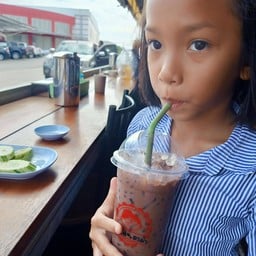 ร้านกาแฟอาม่า &กล้วยทับอาม่ากะทิ แมคโครสุราษฎร์ธานี