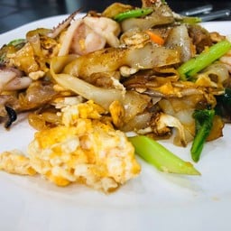 ผัดซีอิ๊วทะเล