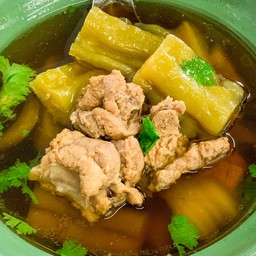 มะระตุ๋นซี่โครงหมู