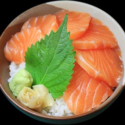 D5 ข้าวหน้า แซลมอนสด (L)