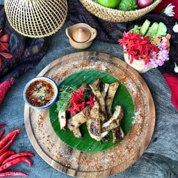 คอหมูย่างข้าวคั่ว(Roasted Pork Neck with Roasted Rice)