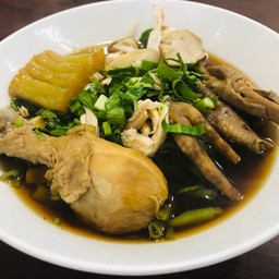 ก๋วยเตี๋ยวไก่มะระพิเศษน่อง