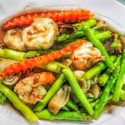 หน่อไม้ฝรั่งผัดกุ้ง
