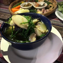 แกงเห็ดสามอย่าง