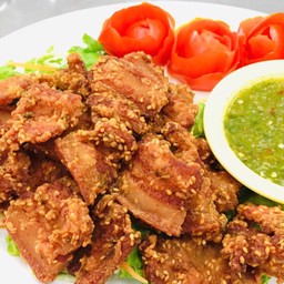 หมูสามชั้นทอดน้ำปลา